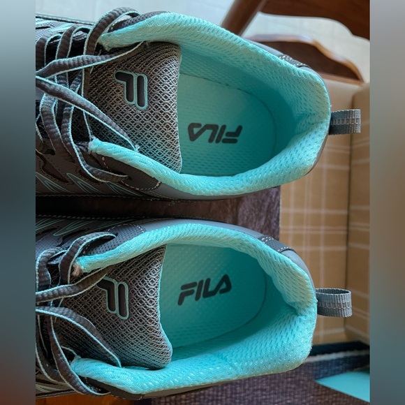 Fila Women’s Trail Running Evergrand Shoes Size 11 - Picture 2 of 7
